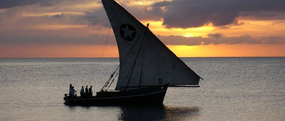 Crucero en dhow al atardecer en Nungwi